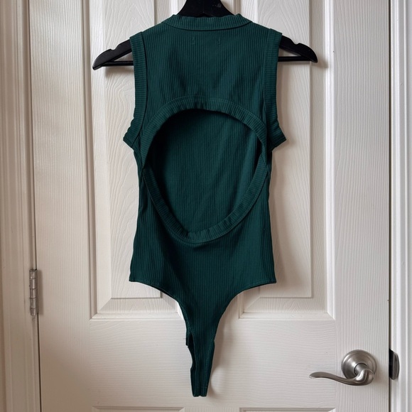 Madewell Crewneck Thong Rib Bodysuit in Sleekhold Utopian Pine Green Small - Picture 10 of 14